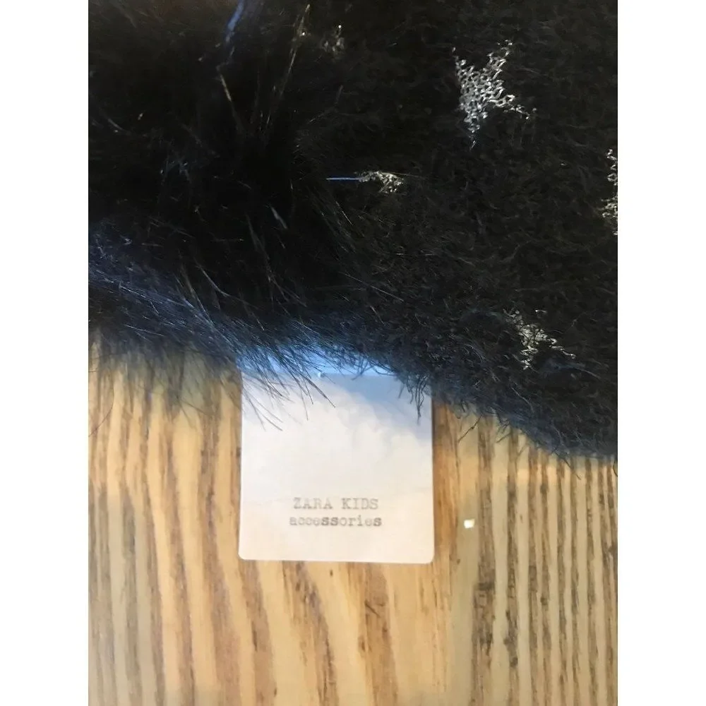 Zara kids Star Toddler Pom Pom fur beanie Hat